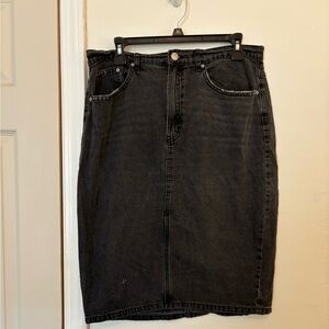 Midi H&M denim skirt !!